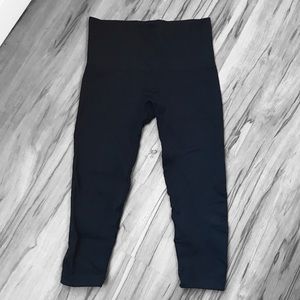 Spanx Black Capri Leggings XL